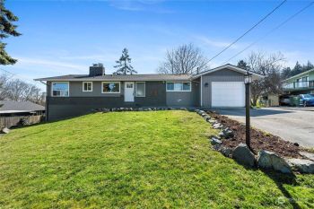449 SW 8th Avenue , Oak Harbor, WA 98277