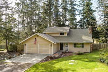2081 Pine Wood Way , Oak Harbor, WA 98277