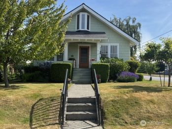 1319 8th Street , Anacortes, WA 98221