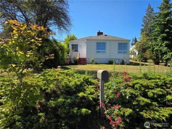 110 E Vashon Avenue , Port Angeles, WA 98362