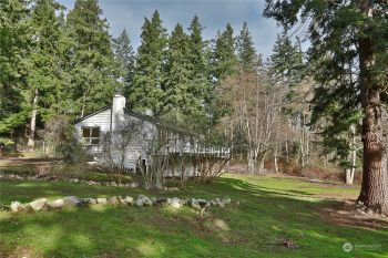 1225 Bush Point Road , Freeland, WA 98249