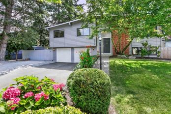 8816 221st Place SW, Edmonds, WA 98026