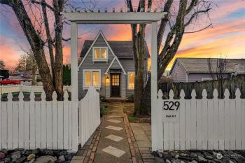529 Avenue B #1, Snohomish, WA 98290-2421