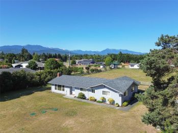 8944 Old Olympic Highway , Sequim, WA 98382