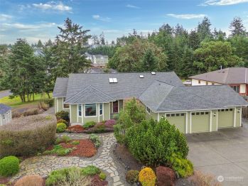 201 Brigadoon Boulevard , Sequim, WA 98382