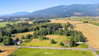 27135 Hoehn Rd , Sedro Woolley, WA 98284