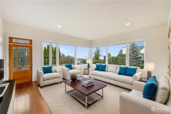 3711 W 10th Street , Anacortes, WA 98221-4532