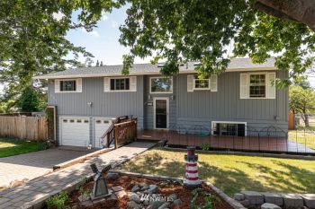 923 Diane Avenue , Oak Harbor, WA 98277