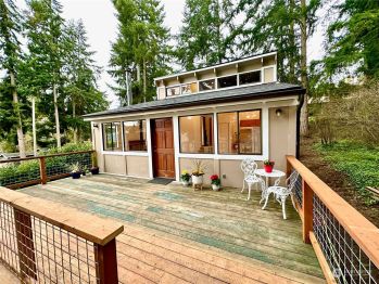 379 Glengarry Drive , Camano Island, WA 98282