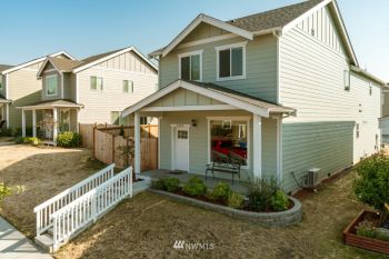 1661 NW 6th Avenue , Oak Harbor, WA 98277-9324