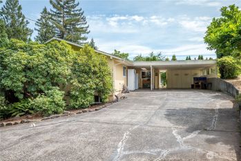 2102 Burcham Street , Kelso, WA 98626