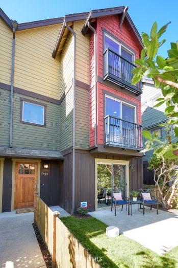 1739 25th Avenue S, Seattle, WA 98144