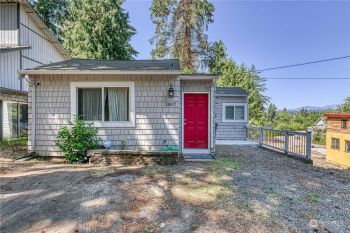 1817 Rocky Point Road NW, Bremerton, WA 98312