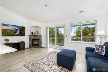 901 E Marine View Drive #206, Everett, WA 98201