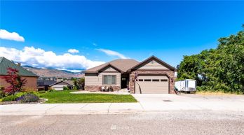 1541 N Anne Avenue , East Wenatchee, WA 98802