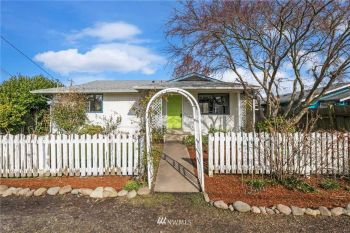 264 W Hammond Street , Sequim, WA 98382
