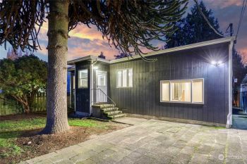 209 S 107 Street , Seattle, WA 98168-1347