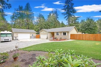 1025 Loganberry Lane , Camano Island, WA 98282