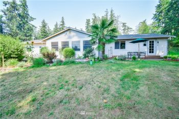 945 E CRESCENT HARBOR RD , Oak Harbor, WA 98277