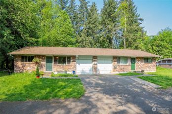 11214 -11216 75th Avenue E, Puyallup, WA 98373