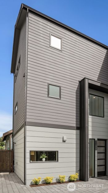 1120 NW 61st Street #B, Seattle, WA 98107
