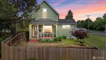 121 E Harrison Street , Tacoma, WA 98404-1554