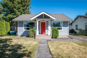 460 21st Avenue , Longview, WA 98632