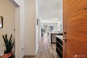1760 NW 56th Street #606, Seattle, WA 98107
