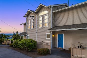 901 E Marine View Drive #106, Everett, WA 98201