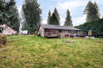 12020 56th Place SE #A & B, Snohomish, WA 98290