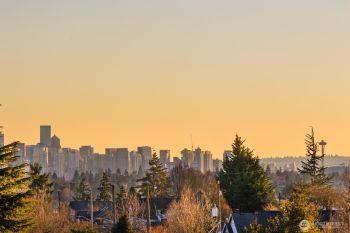 339 NE 90th Street #1, Seattle, WA 98115