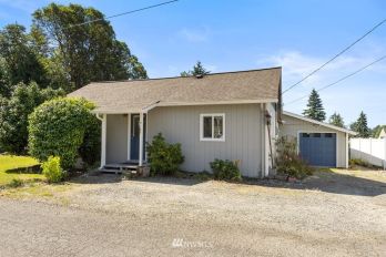 4137 W N Street , Bremerton, WA 98312