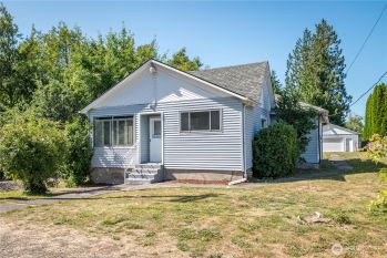 112 Ostrander Avenue W, Kelso, WA 98626