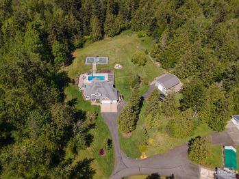 4975 E 12th Drive , Bellingham, WA 98226