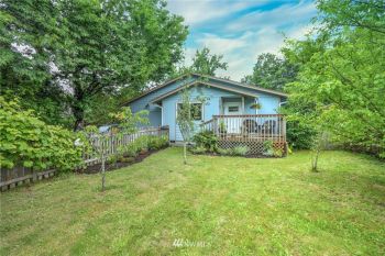 6187 NE Center Street , Suquamish, WA 98392
