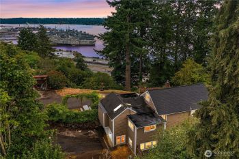 3626 W C St , Bremerton, WA 98312