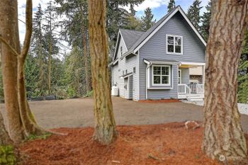 1672 Aspen Drive , Camano Island, WA 98282