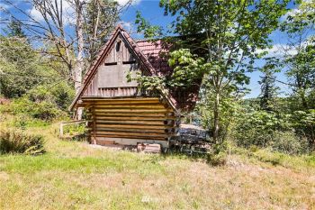 11025 402nd Avenue E, Eatonville, WA 98328