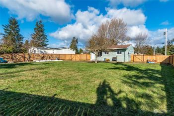 893 Sharon Street , Oak Harbor, WA 98277