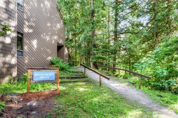 10500 Mt Baker Hwy #207, Deming, WA 98244