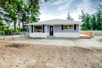 4429 Barnes Street W, Bremerton, WA 98312