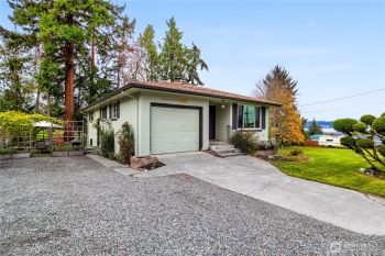 1043 Scenic Avenue , Camano Island, WA 98282