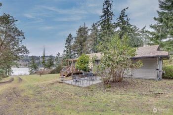 253 Barnum Road , Camano Island, WA 98282