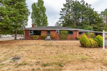 620 SE Ireland Street , Oak Harbor, WA 98277