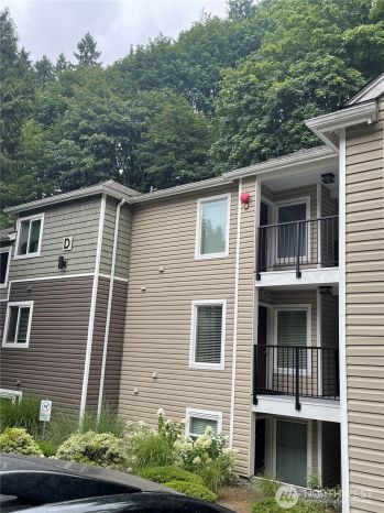 5000 NW Village Park Drive #D323, Issaquah, WA 98027