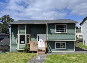 2011 E George Street , Tacoma, WA 98404