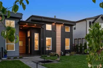 421 and 421B 14th Avenue W, Kirkland, WA 98033