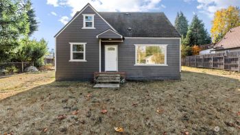 230 W Motor Avenue , Port Angeles, WA 98362