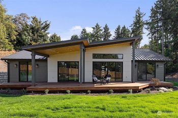 7702 6th Avenue , Tacoma, WA 98406