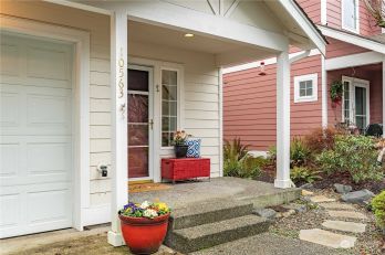 10563 NE Kingston Meadows Circle , Kingston, WA 98346